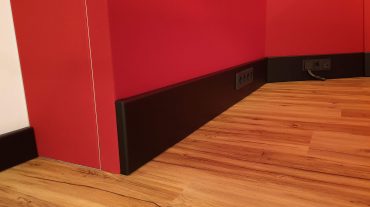ADS Acoustic Design System Regiefront Fussleiste