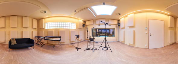 Aufnahmeraum 2 der Bauer Studios Ludwigsburg Wandabsorber Typ A115 STD HR Deckenabsorber Typ A115 MAX1 Foto Steffen Schmid