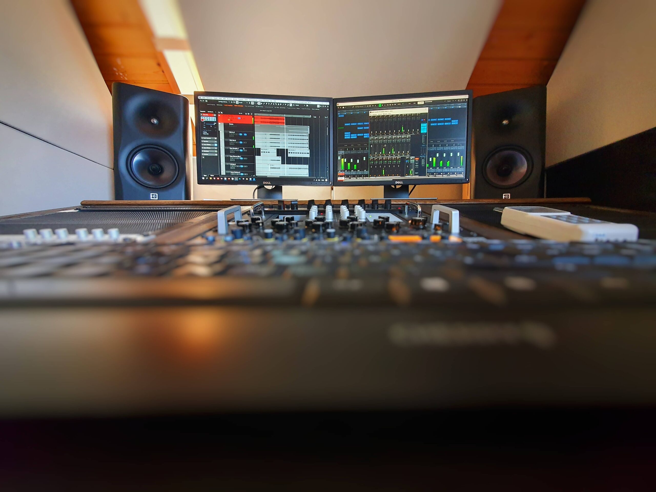 Picture of Peak - Studio's B-Studio with professional room acoustics in the smallest of spaces