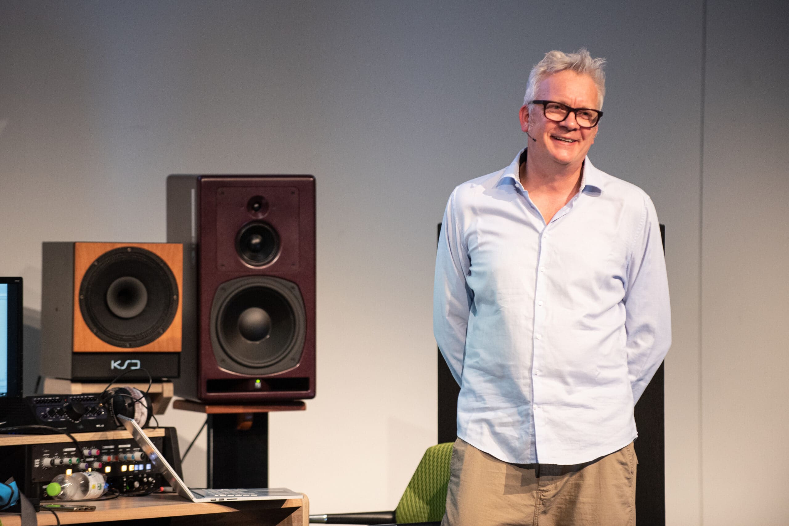 Bild von Markus Bertram von mbakustik auf der Studioszene 2022 zum Workshop Heimregie richtig einmessen
