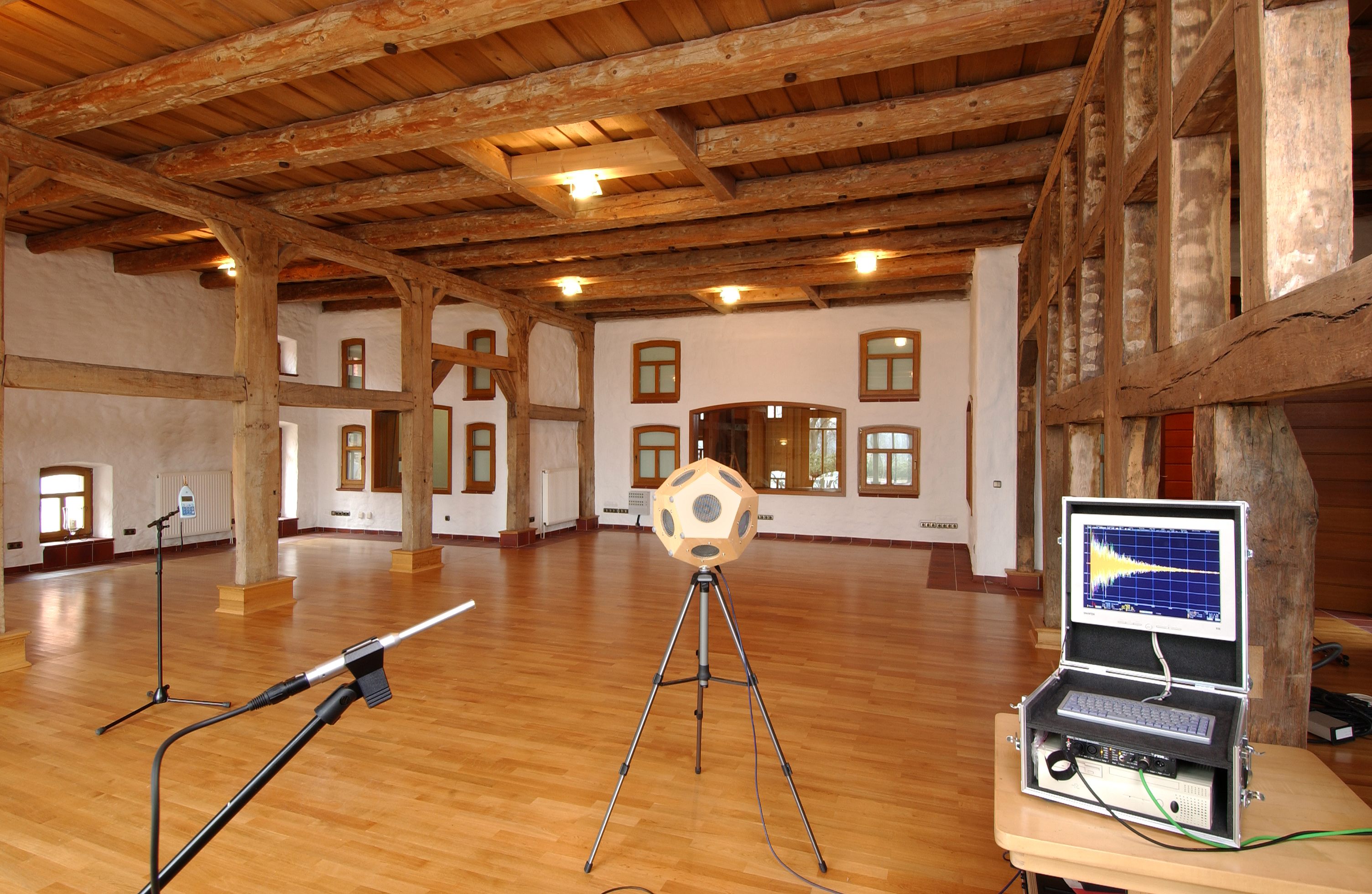 bild_mbakustik_gmbh_akustikprojekt_fattoria_musica_und_masterlab_messung_in_der_fattoria_musica_2003