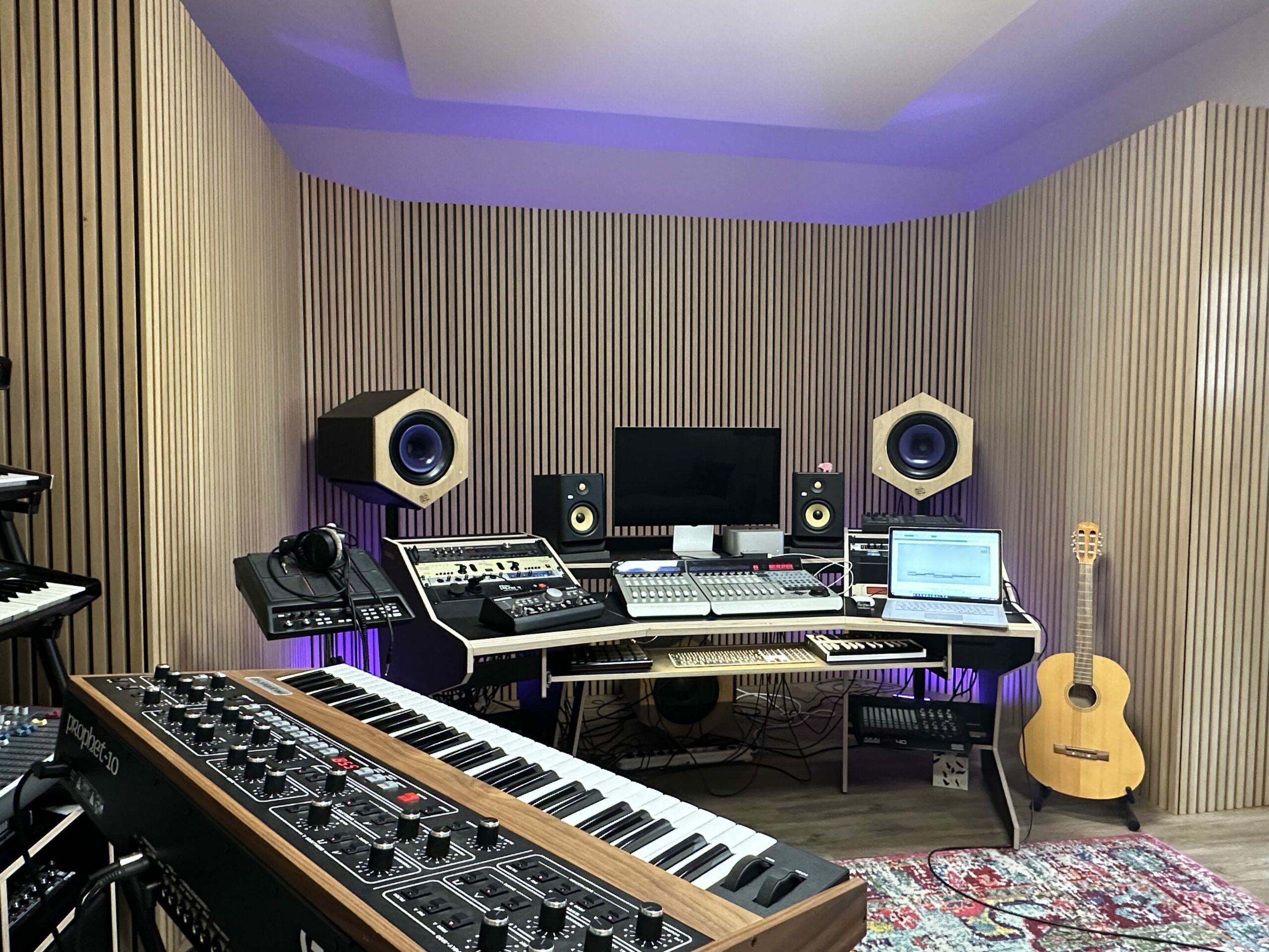 bild_ mbakustik_gmbh_akustikprojekt_tino_purple_disco_machine