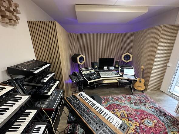 bild_mbakustik_gmbh_akustikprojekt_tino_purple_disco_machine