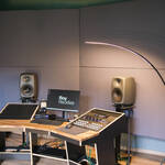 Bild Mastering-Regie-Frontwand-mit-Trapcore-Bassabsorbern-3
