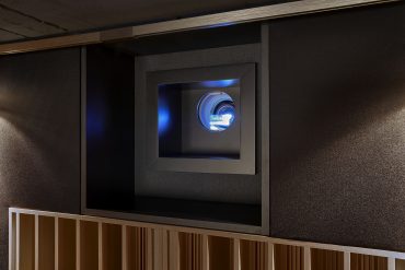 Rückwand mit Diffractal und Flutterfree Diffusoren
