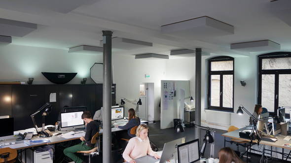 Deckenabsorber A100 im Mehrpersonen-Büro Kuhl|Frenzel, Osnabrück